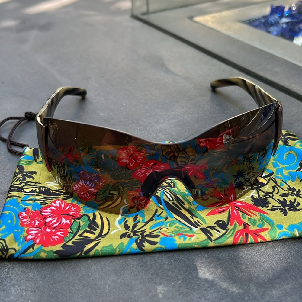 Maui Jim- “KULA”- 514-23 Metallic Copper Wrap Frame/Bronze Shield- Brand New